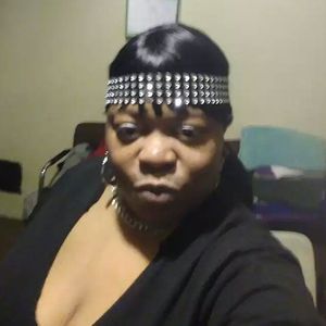 Meet your Posher, Sharone